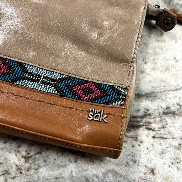 NEW The Sak Western Aztec Seed Bead Leather Crossbody Bag - Picture 2 of 5